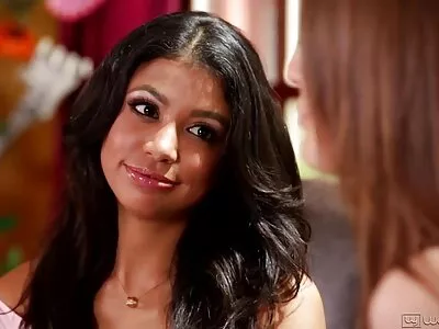 Ragazza che piange dal film porno amatoriali gratis dolore
