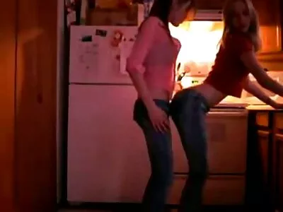 Si è attaccato a una custodia con video porno amatoriale free biancheria intima in pelle