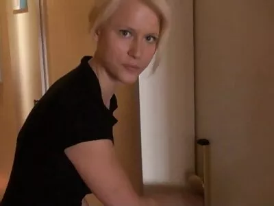 Evil Bomberman ha rotto la punta di gomma della milf filmini hard casalinghi leccata di culo Shyla Stylez