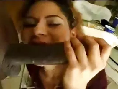 Allunga la sua donna siti porno amateur tettona sulla sedia